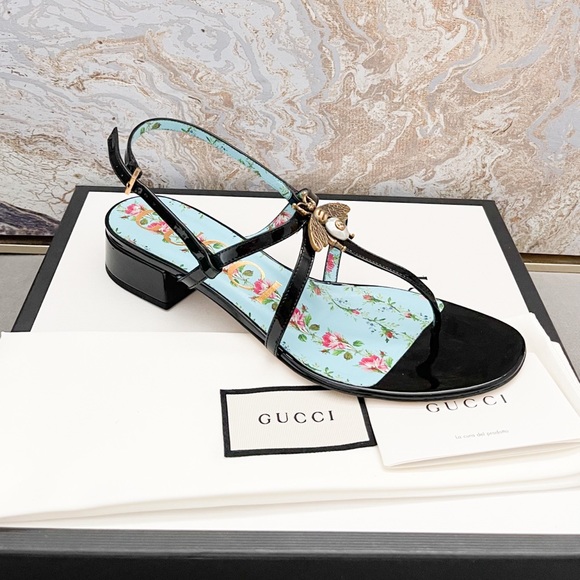 New! Gucci Patent Calfskin Bee Thong Sandals Black - Picture 3 of 9